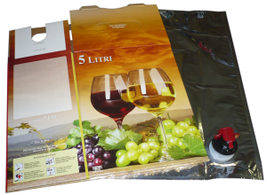 lt5-bag-in-box-per-vino-calici-al-tramonto-spianata